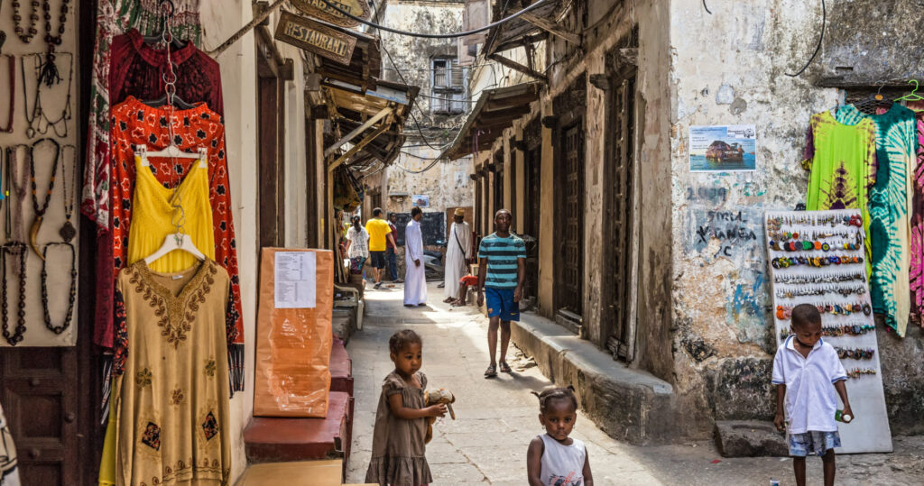 Straatje in stonetown in zanzibar, tanzania