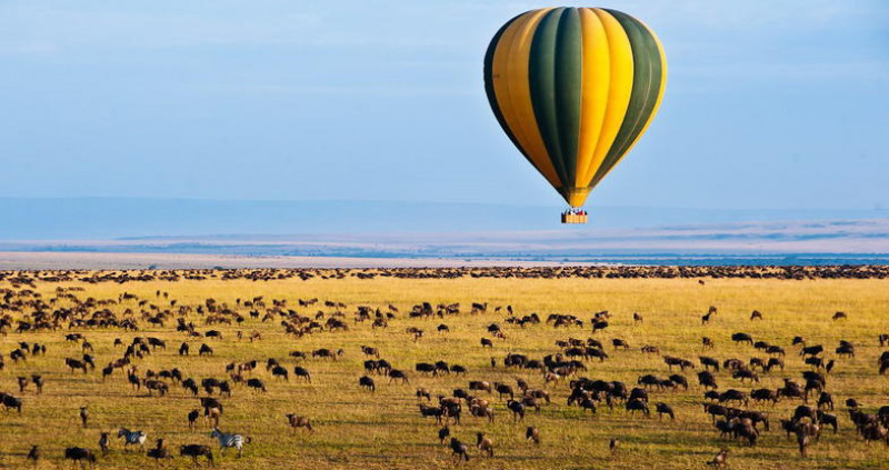 Viaje en globo sobre el Serengueti