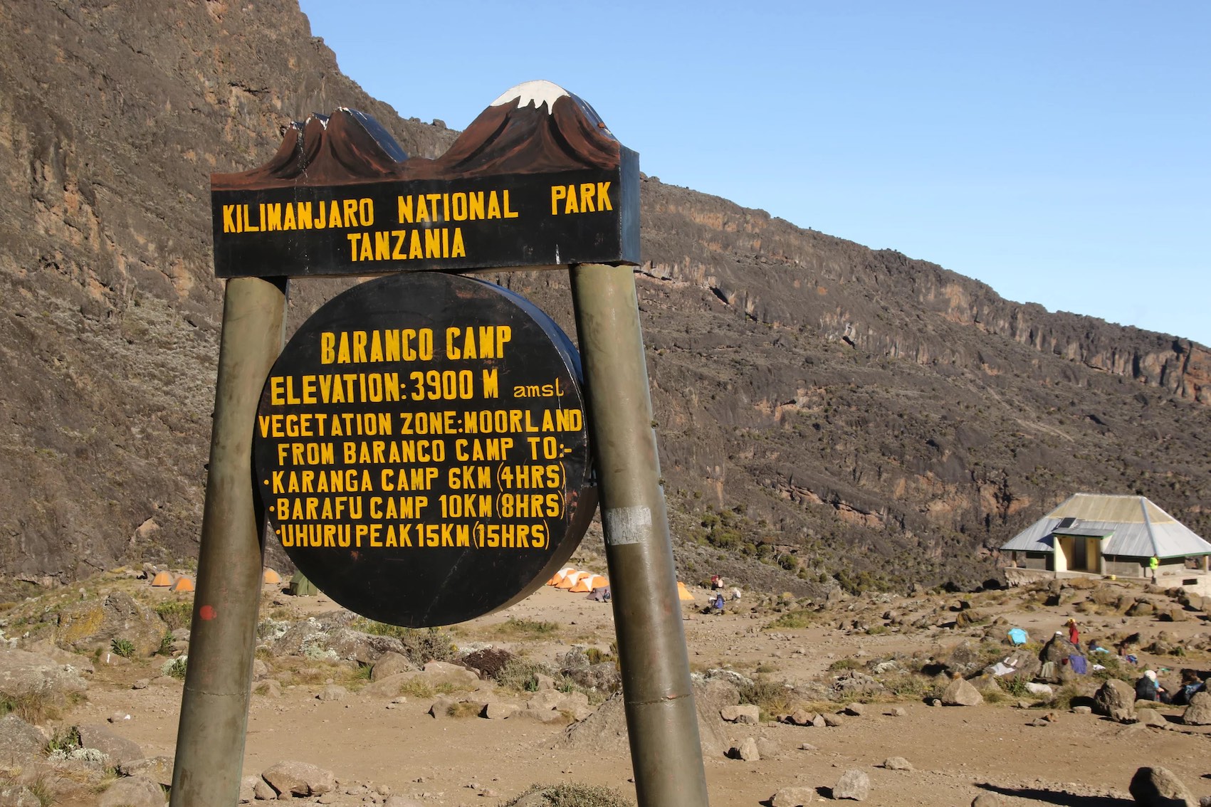 Ruta Umbwe, día 2/6: Campamento Cueva Umbwe (3000 m) - Campamento Barranco (3960 m)