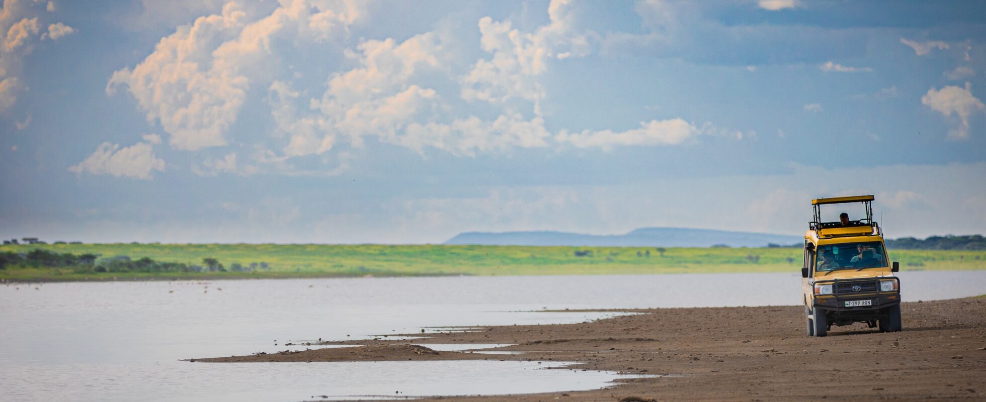 Viajar a Tanzania - jeep